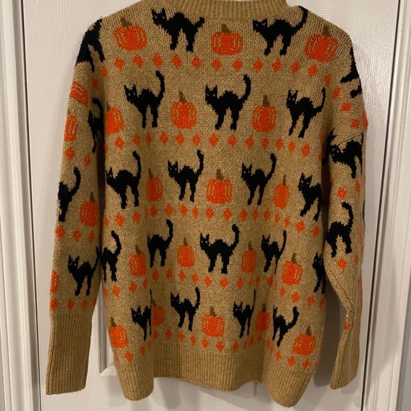 Vince Camuto Tan Crewneck Sweater with Black Cats & Orange Pumpkins - Picture 7 of 8